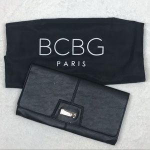 BCBG Paris Black Faux Leather Clutch w/ Metallic Flakes • EUC